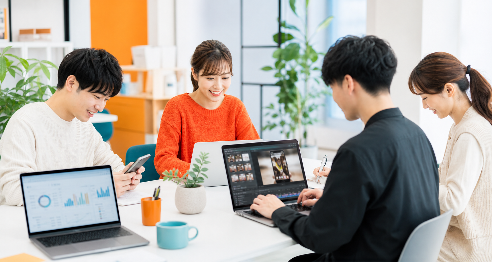 SNS運用チームの作業風景